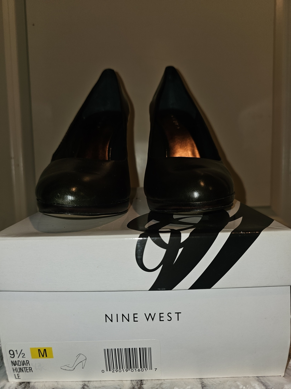 Nine West Black Leather Classic Pumps